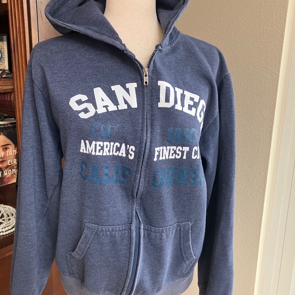 San Diego VTG Blue Sweatshirt - Size Medium